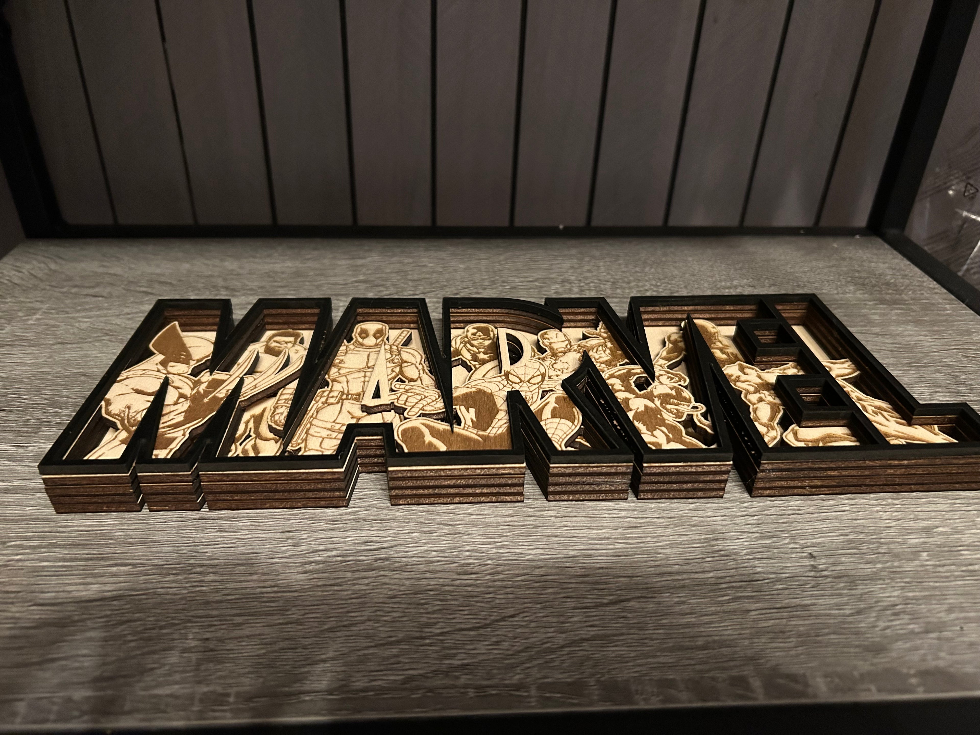 Marvel Schild schwarz