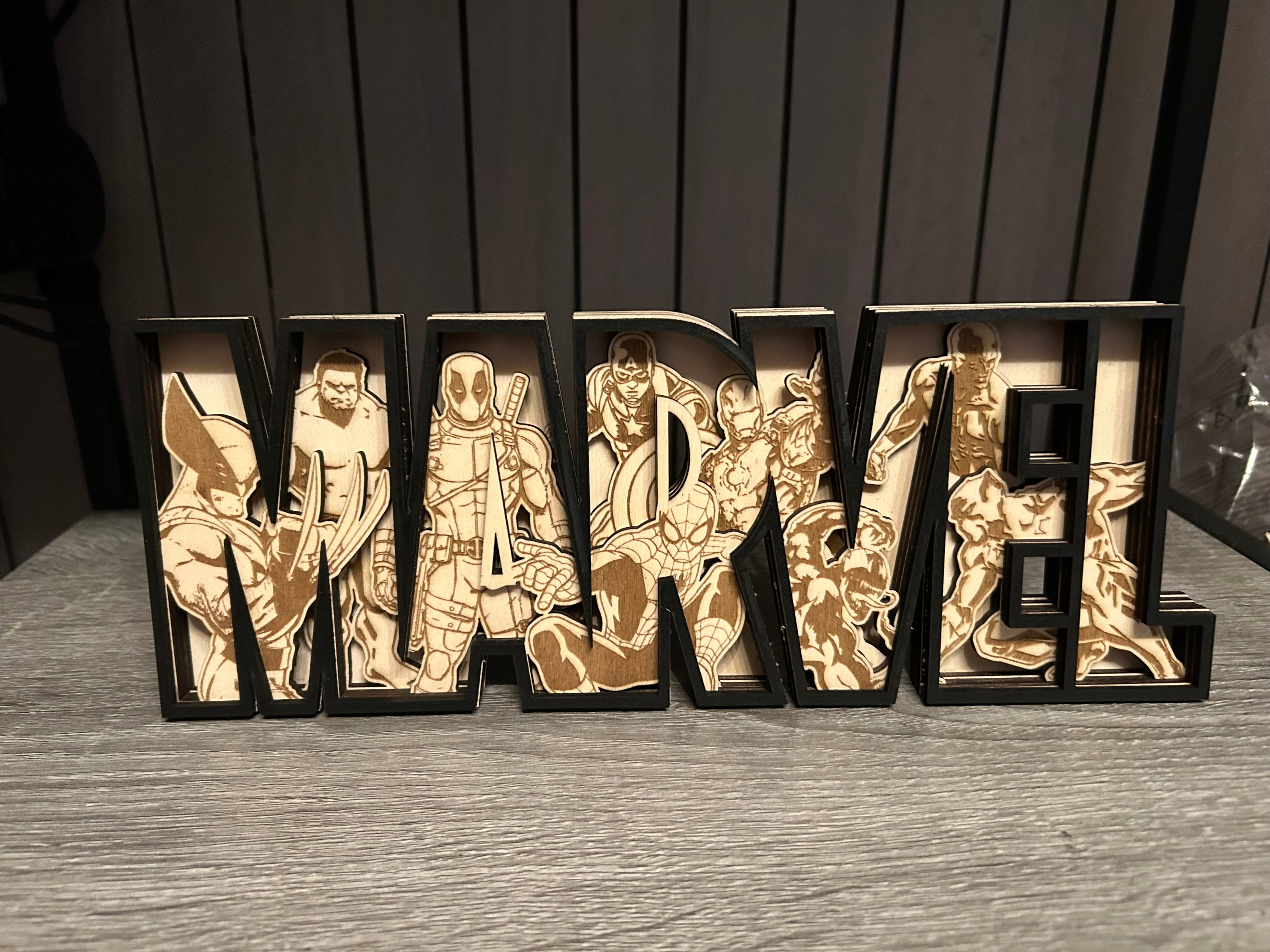 Marvel Schild schwarz