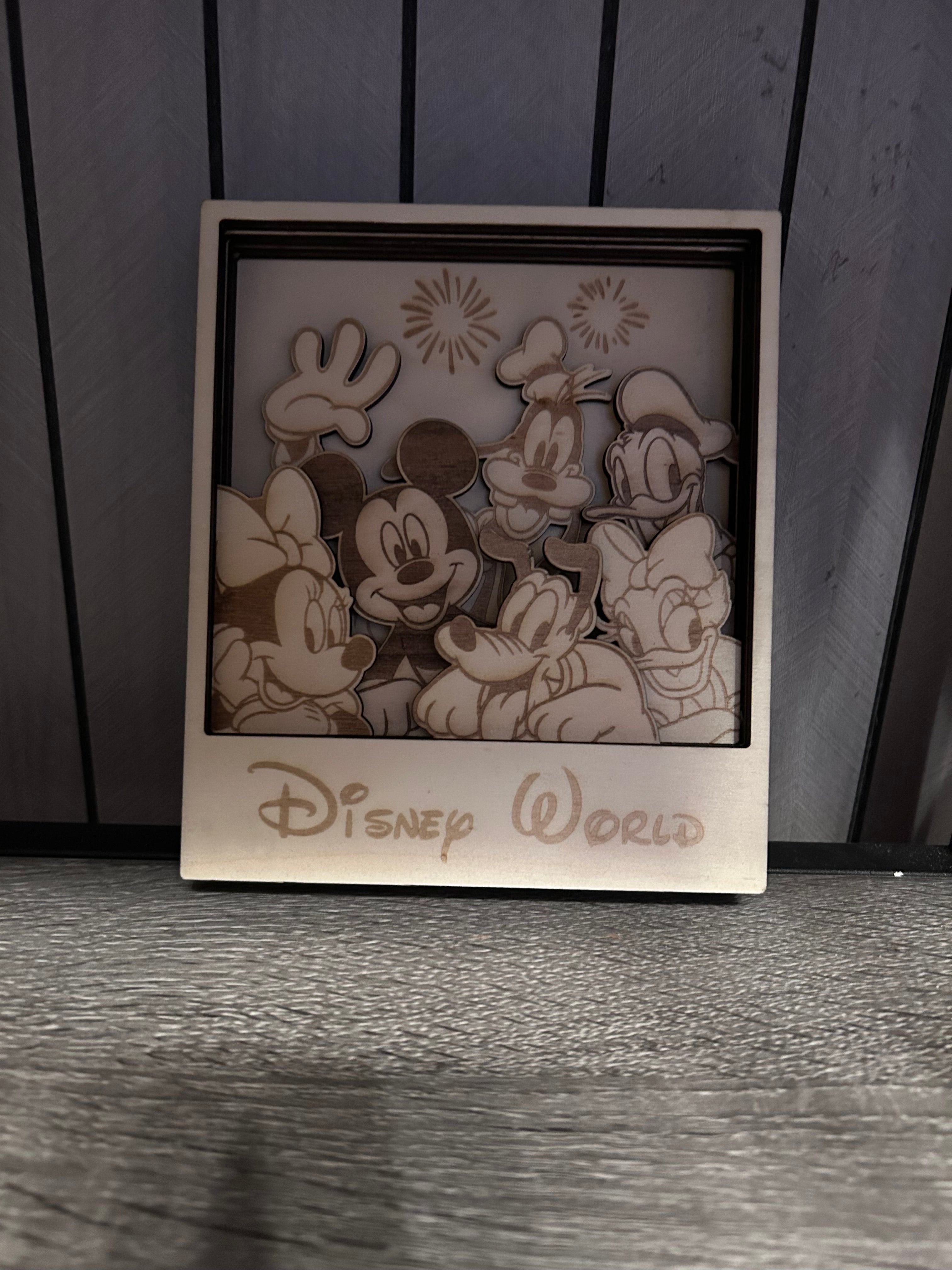 Disney polaroid aus Holz